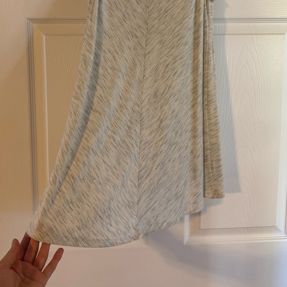 3 for $20/ Flowy Tank - Picture 7 of 9